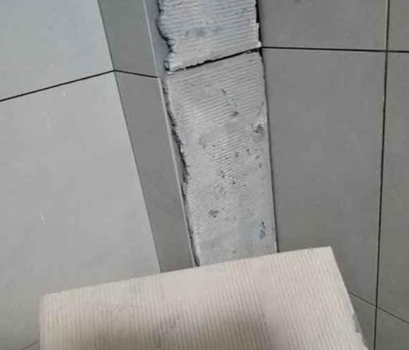 工布江达瓷砖空鼓维修公司分享下厨房瓷砖脱落的补救措施。